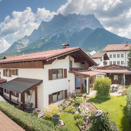 Chalet Holzerstubn Ehrwald Exterior photo