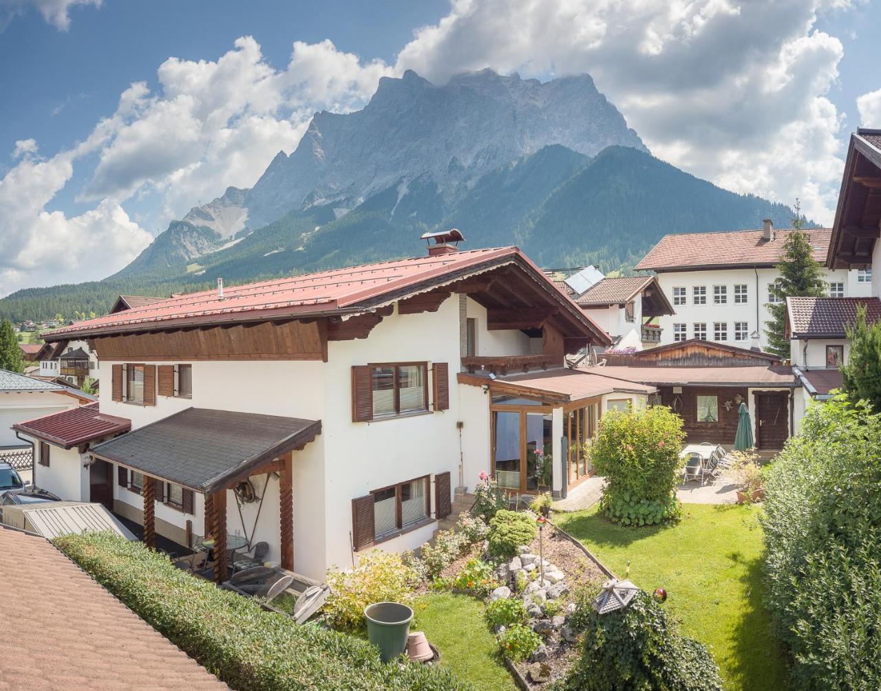 Chalet Holzerstubn Ehrwald Exterior photo